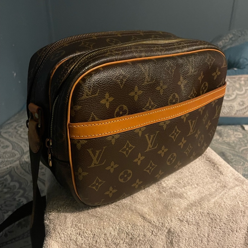 Authentic Lv Camera Bag/ Messenger - image 1